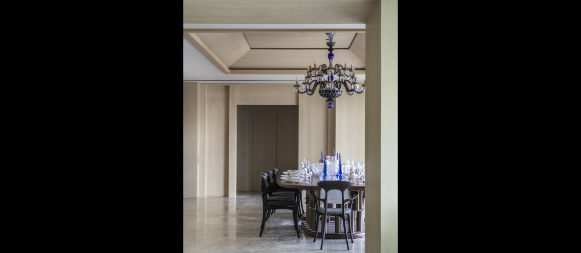 009 - HIGH PEAK HOME